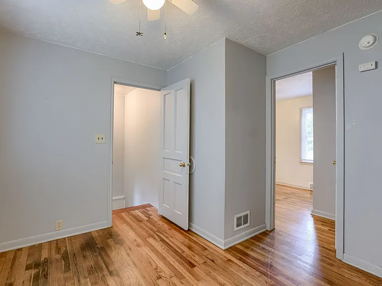 6457 Parker St — Photo 14
