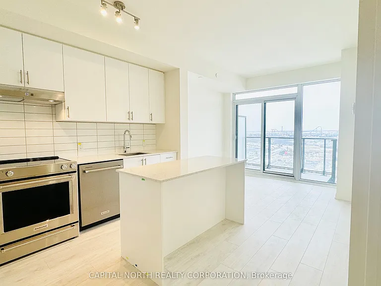 9000 Jane St #2022 — Photo 8