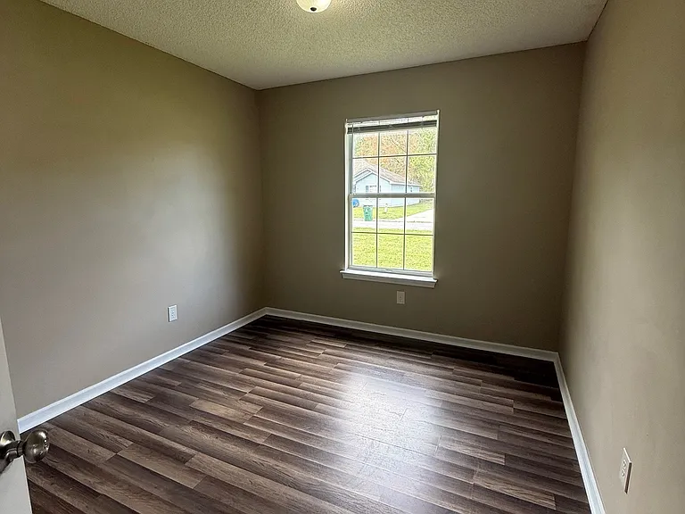 6 Talbot Ct — Photo 6