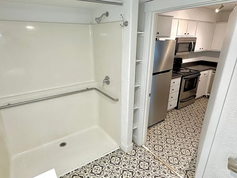 9837 NE Irving St #301 — Photo 13