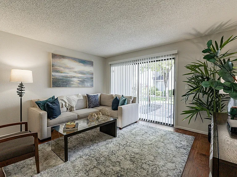 Club Valencia Luxury Apartments — Photo 1