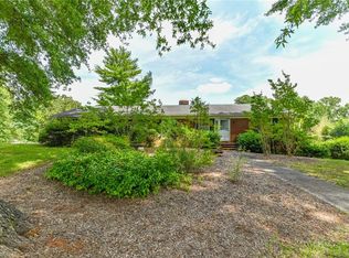 1004 Wakefield Dr, Greensboro, NC 27410