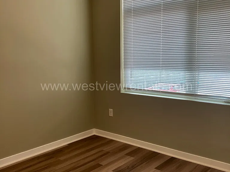 200 E Maple St — Photo 103