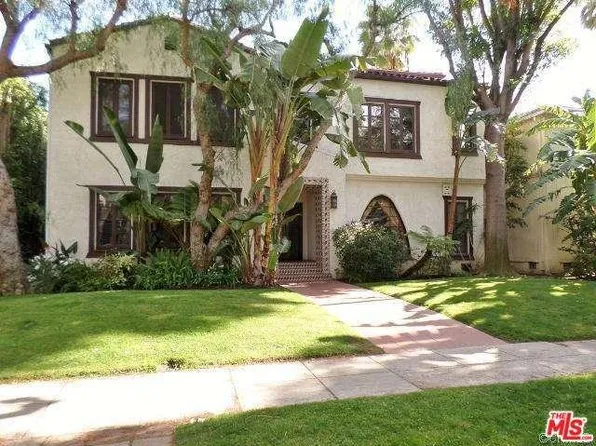 340 N Oakhurst Dr APT 202, Beverly Hills, CA 90210