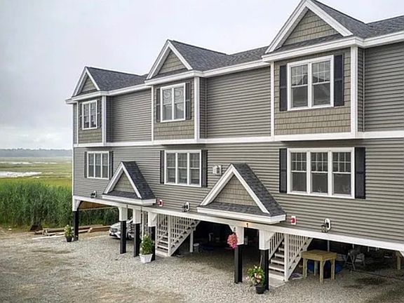 2nd image of 75 N End Blvd Unit 3