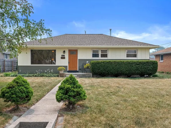 9417 W Schlinger AVENUE, West Allis, WI 53214