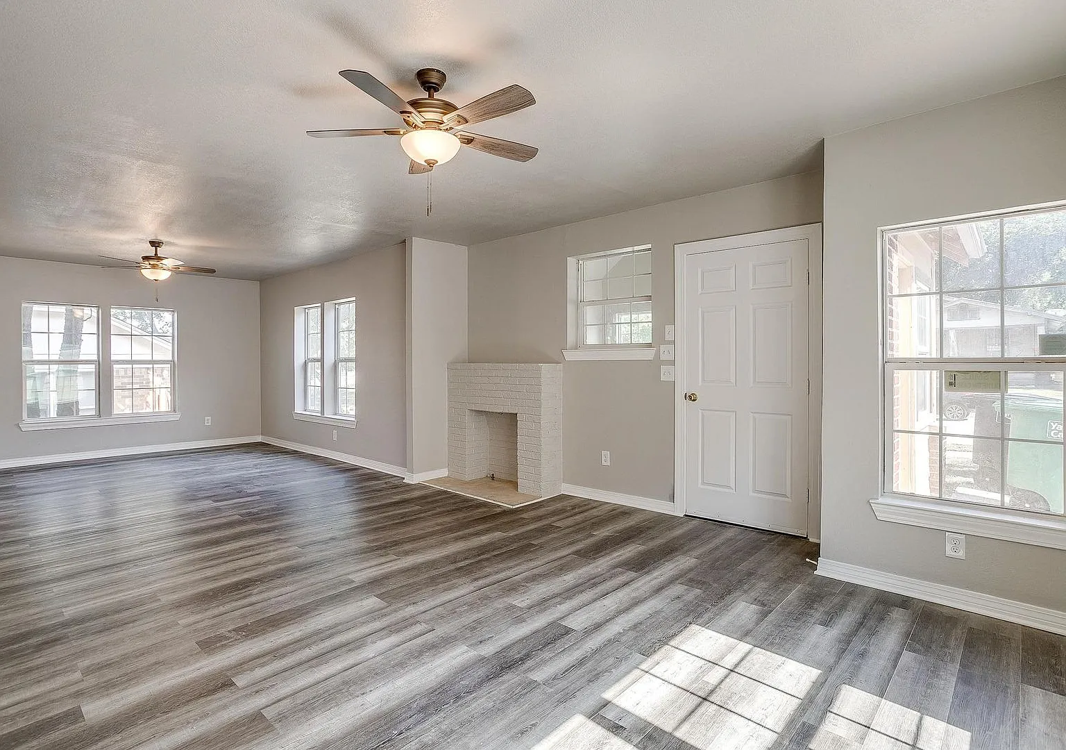 Rental Ready for New Tenants- 2 Bed- 1 Bath Home in East Fort Worth- 76103 — Photo 4