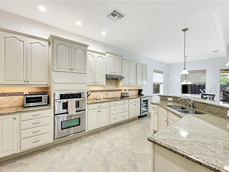 7655 Martino Cir — Photo 12