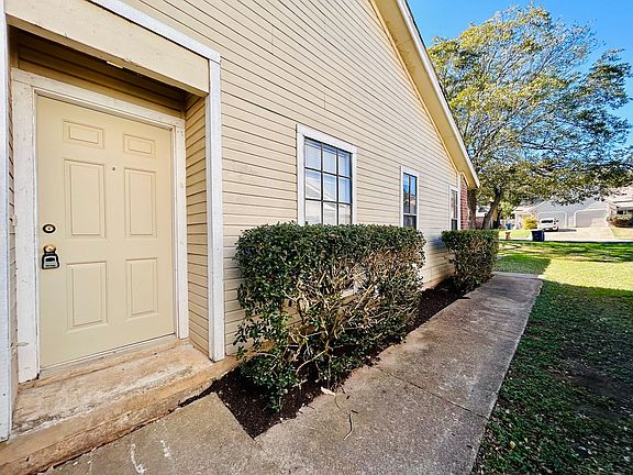 3rd image of 9317 Kempler Dr #A