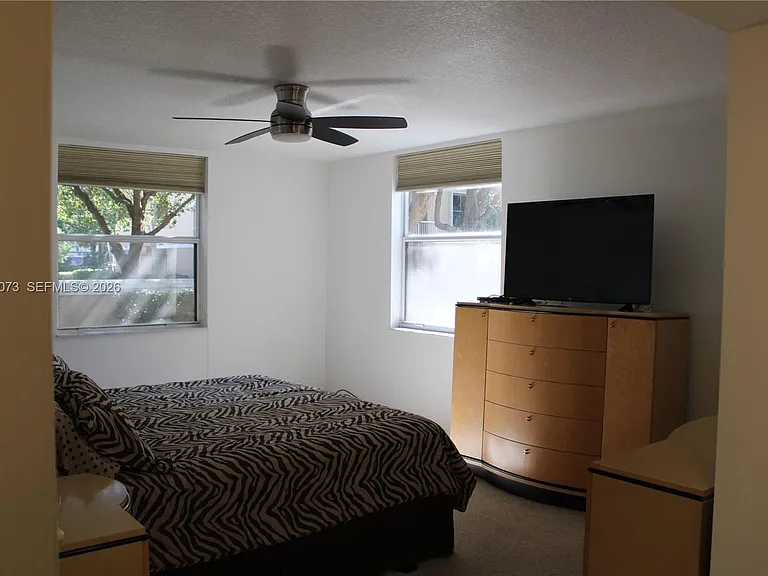519 E Sheridan St #1082 — Photo 15