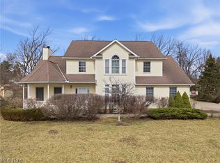 25684 Tryon Rd, Oakwood Village, OH 44146