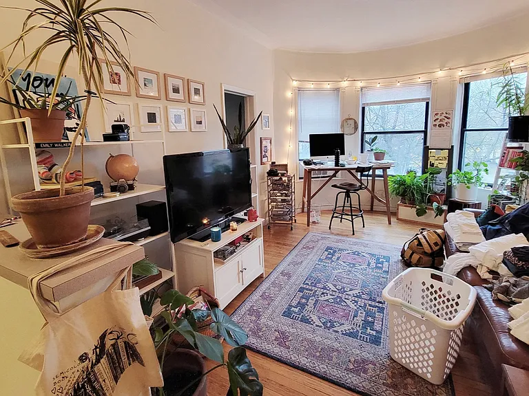 915 W Waveland Ave #2 — Photo 2