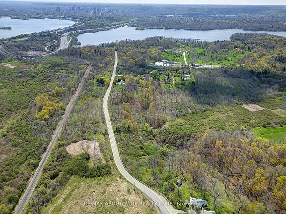 4th image of 99 Old Guelph Rd