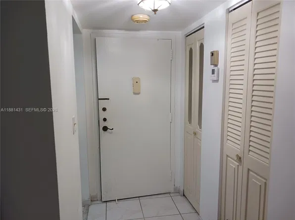1300 Saint Charles Pl APT 311, Hollywood, FL 33026