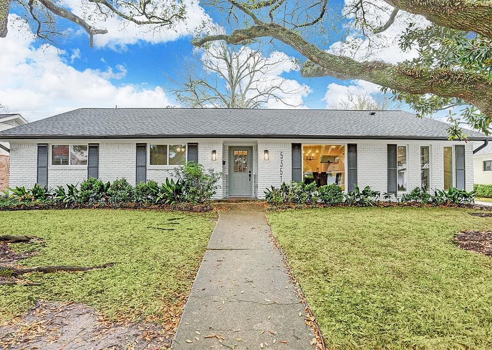 New roof and new everything, come take a look inside