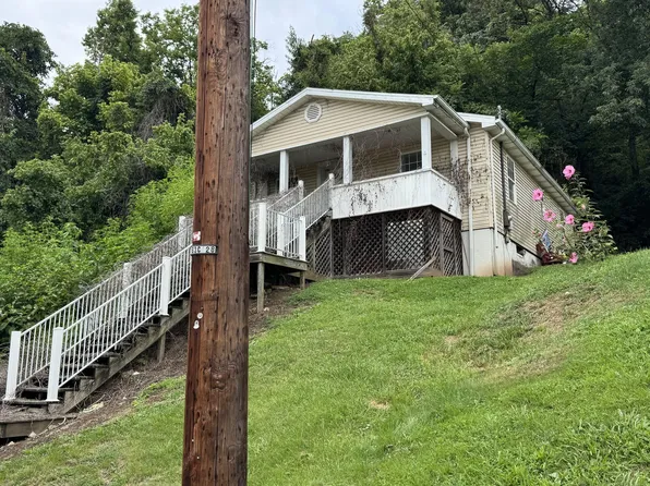 2014 Wilson St, Dunbar, WV 25064