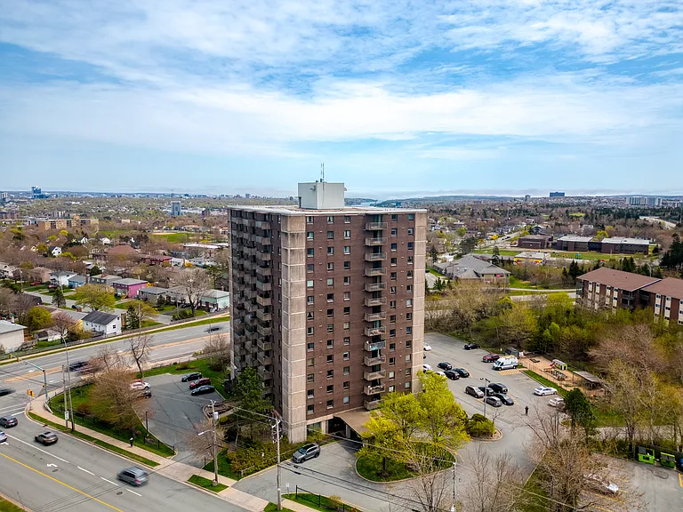 290 Main Ave — Photo 3