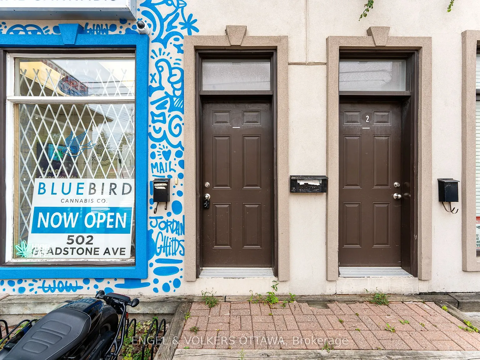 3 bed, $2,100 — Photo 2