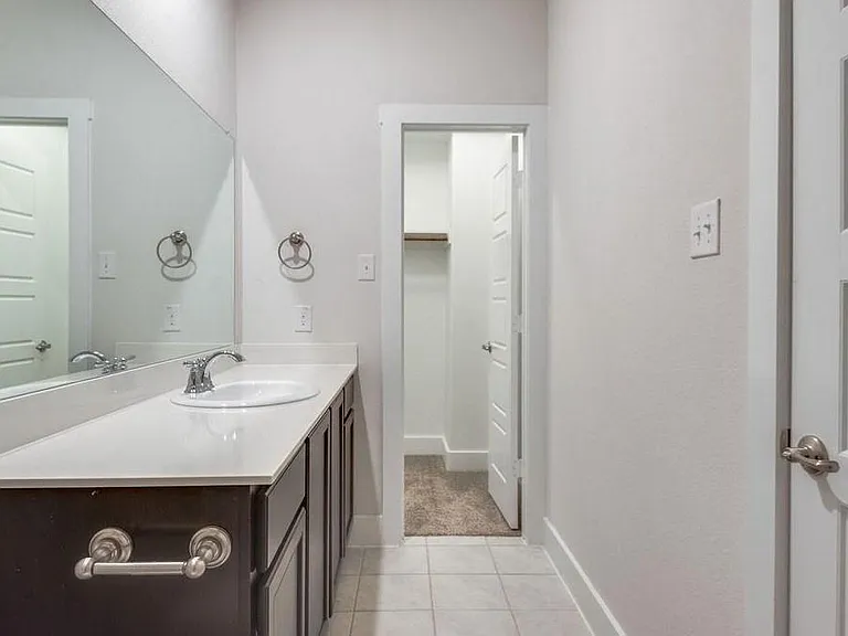2433 Siskiyou St — Photo 21