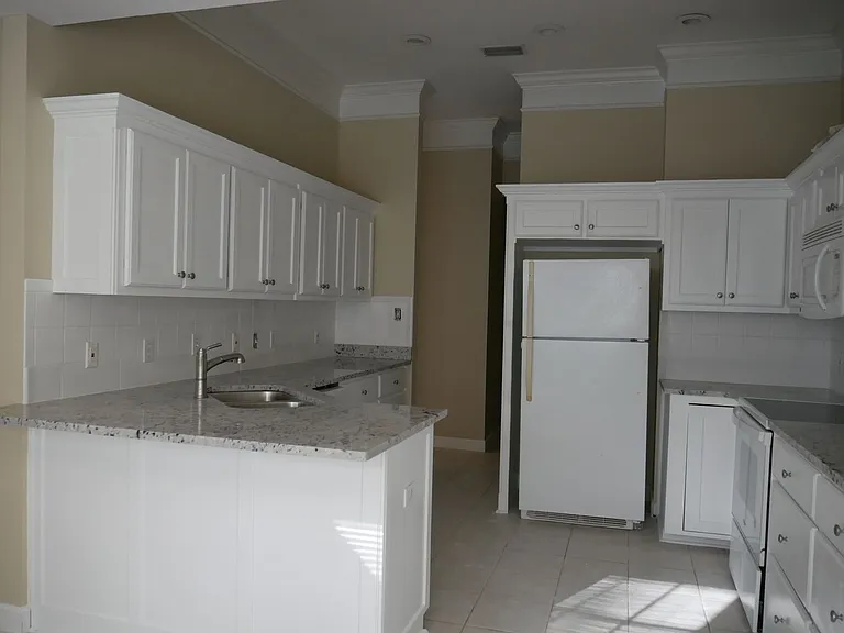 4906 Timberwood Dr — Photo 13