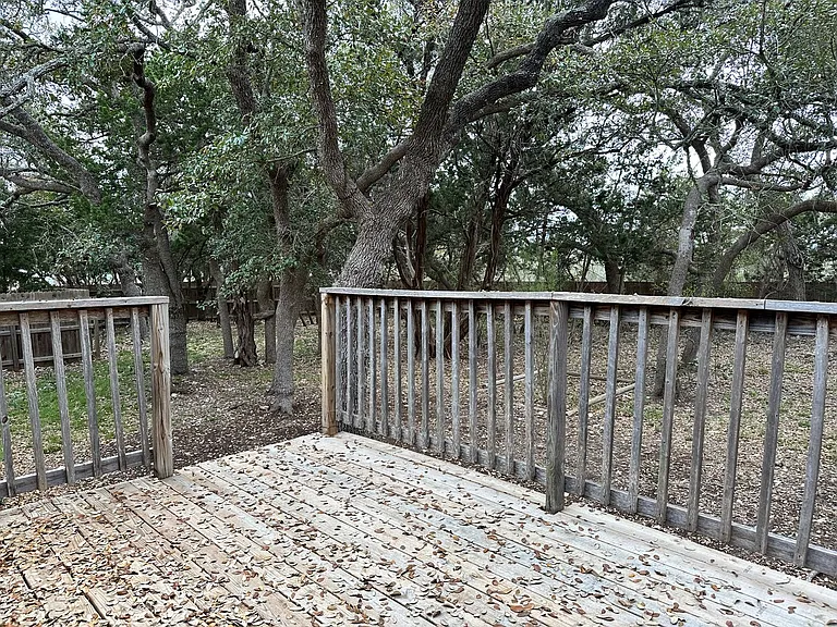 1016 Private Road 1518 — Photo 12