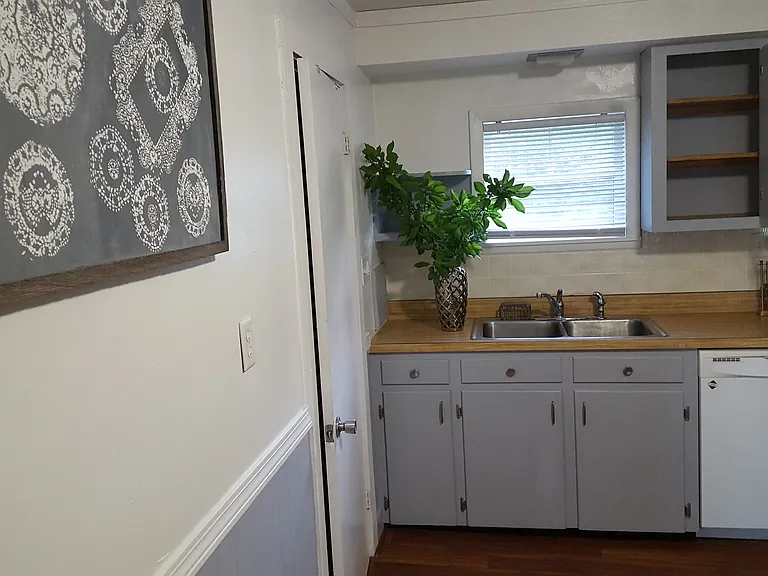 404 Forest Ave #1 — Photo 10
