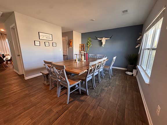 4th image of 6 Overhill Ln