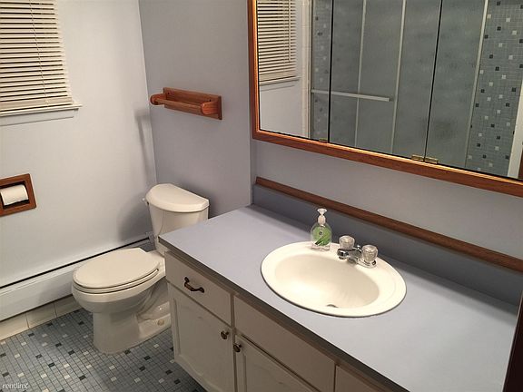 Redford House bathroom