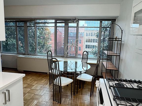 5th image of 1711 Massachusetts Ave NW #404
