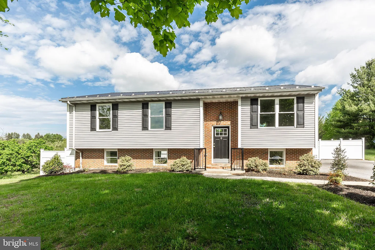 600 Yorkminster Ct photo 1