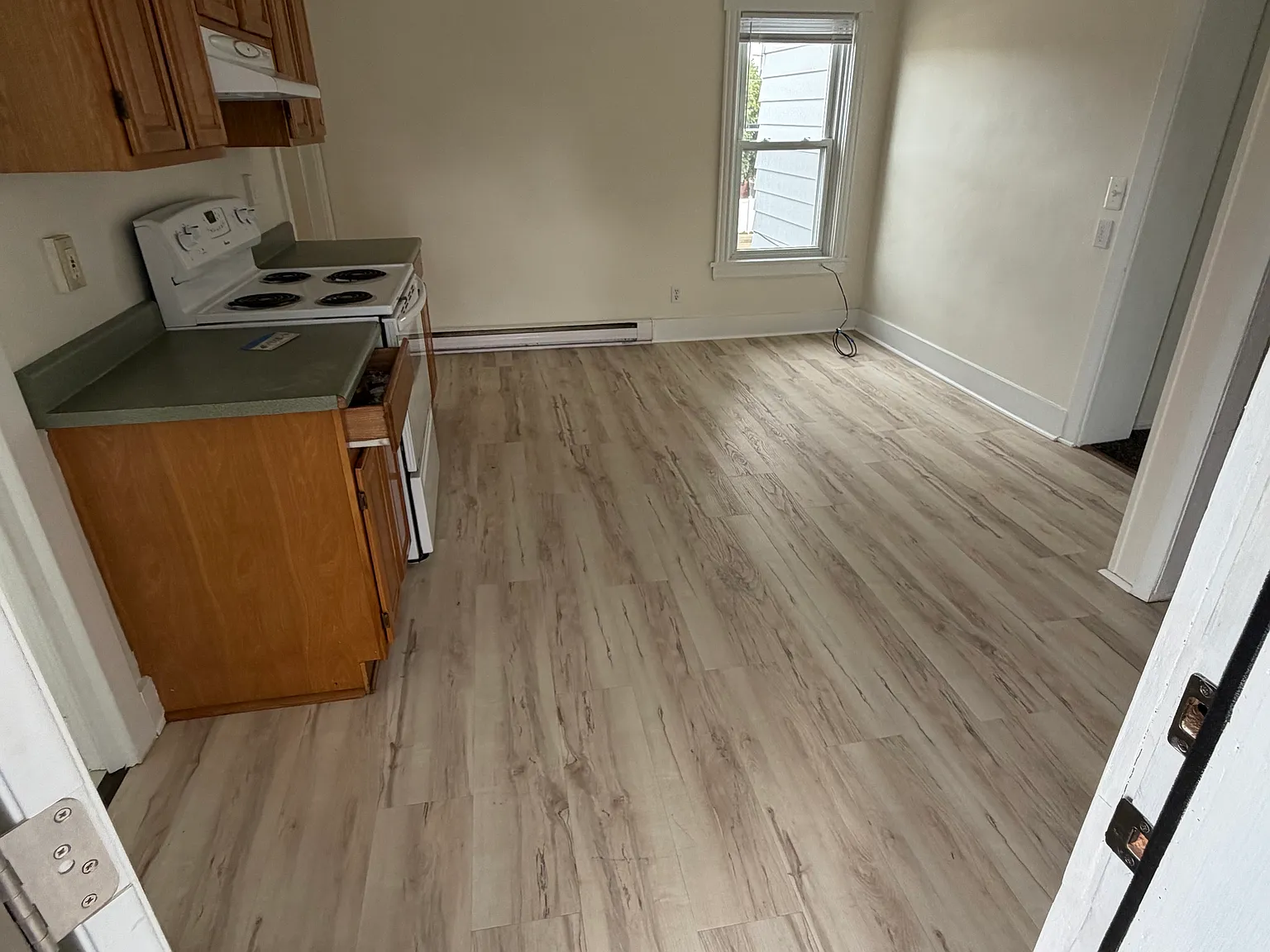 799 Indiana Ave — Photo 2