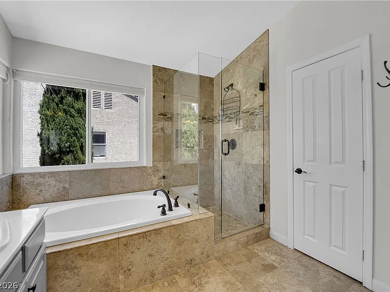 8112 Tropic Isle Cir — Photo 27
