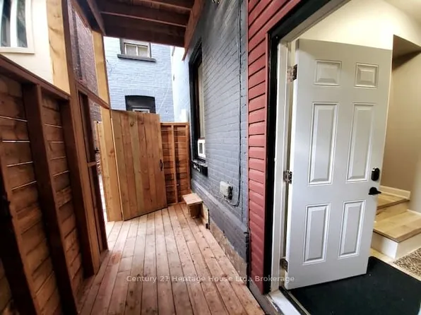 210 Wilson St #C, Hamilton, ON L8R 1E5