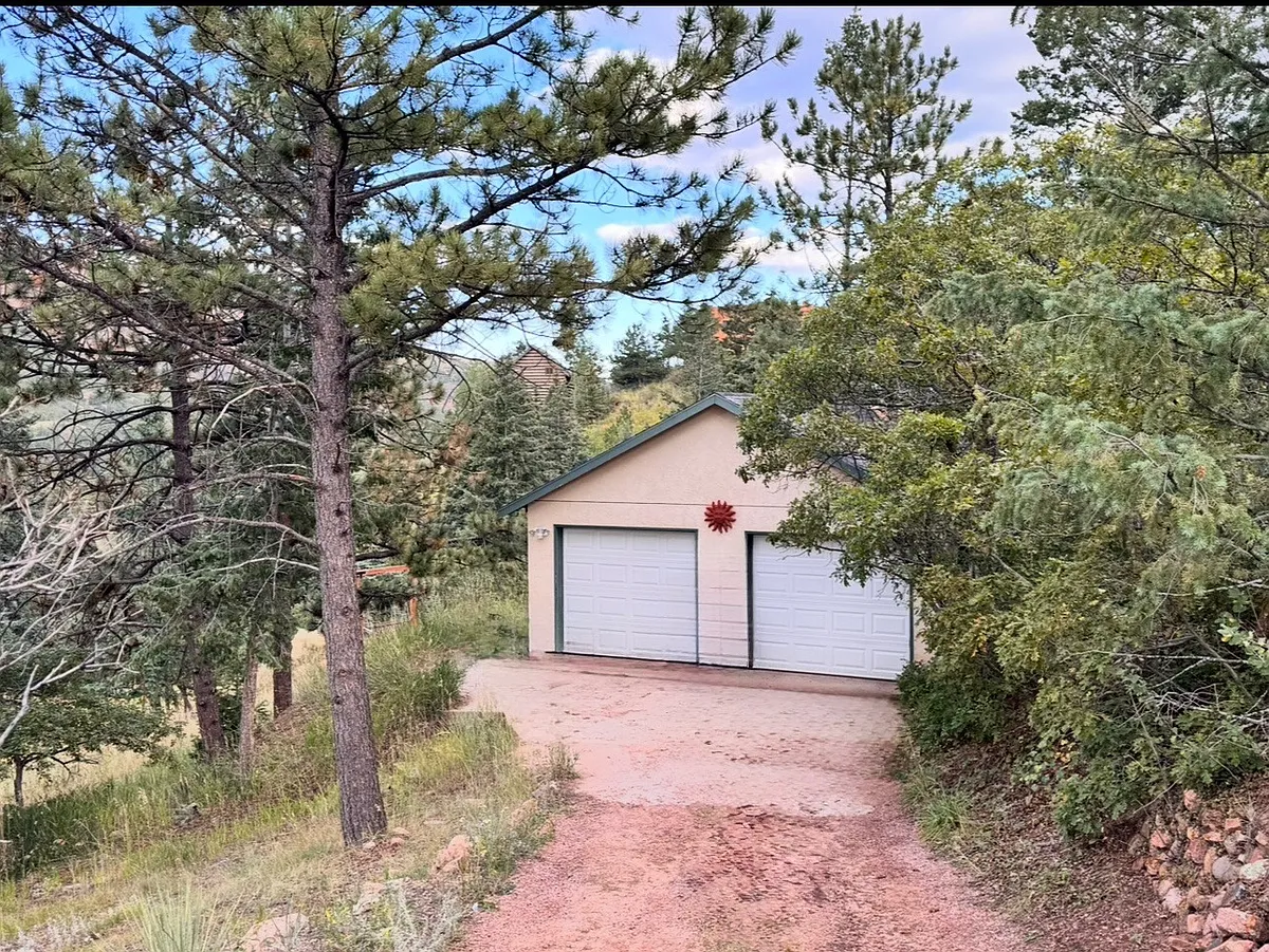 Building Photo - 9260 Shoshone Rd