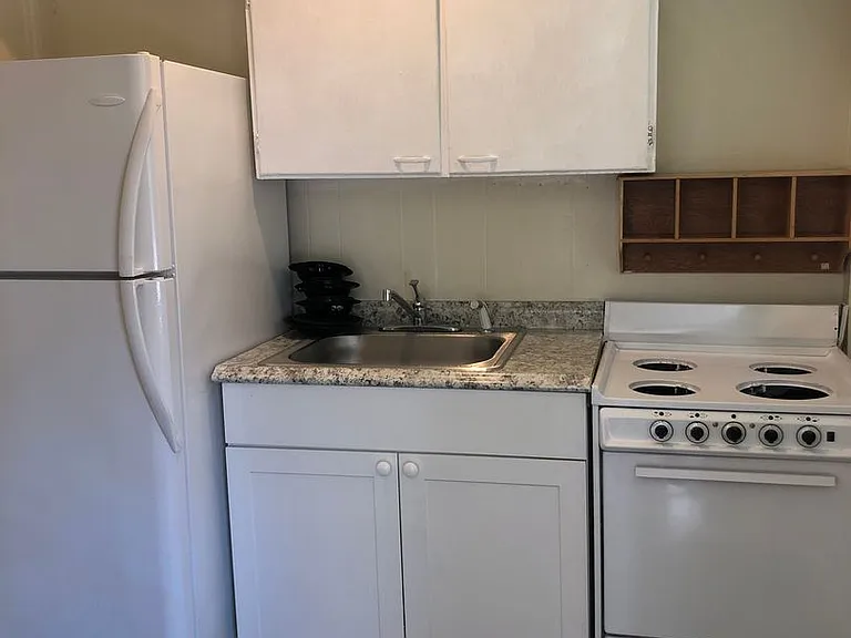 211 SW 7th Ave — Photo 7