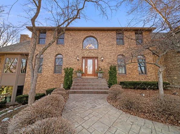 3941 Lakeview Ct, Long Grove, IL 60047