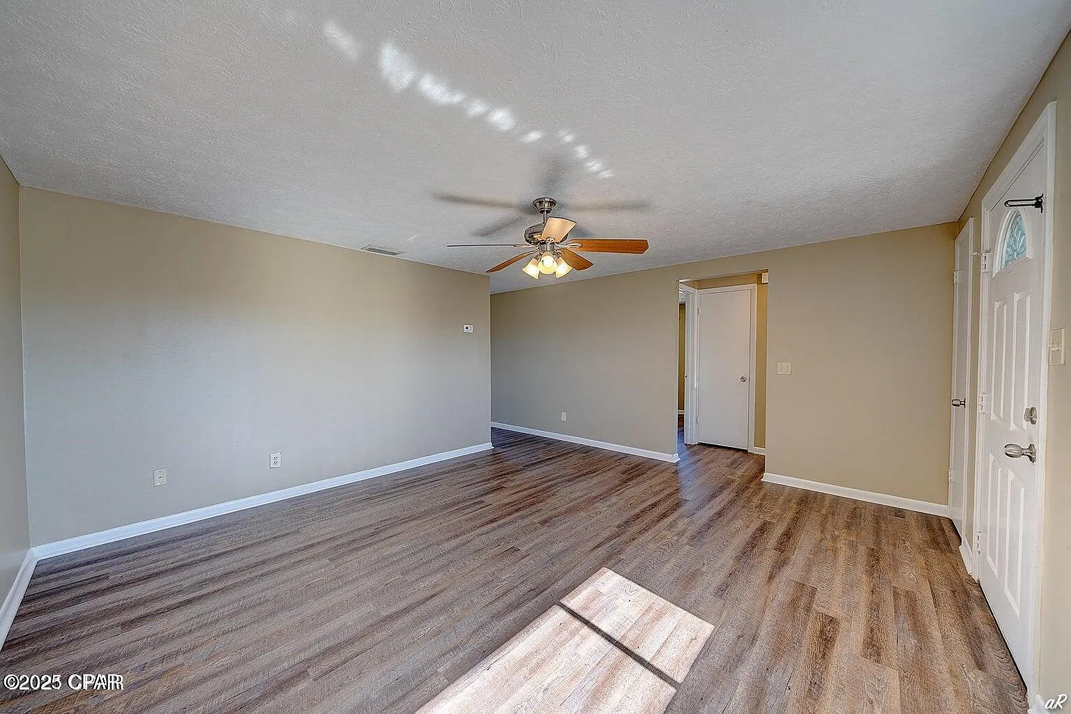 3 bed, 1216 sqft, $1,700 — Photo 4