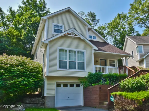 206 Hawthorne Village Ct, East Stroudsburg, PA 18302