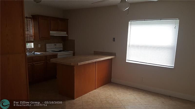 1st image of 4150 Woodside Dr