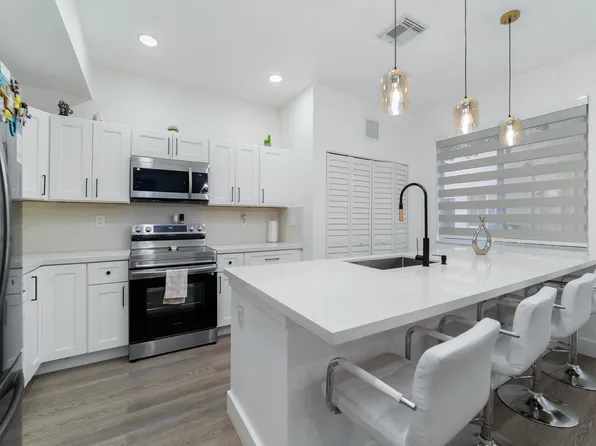 21105 NW 14th Place #4, Miami Gardens, FL 33169