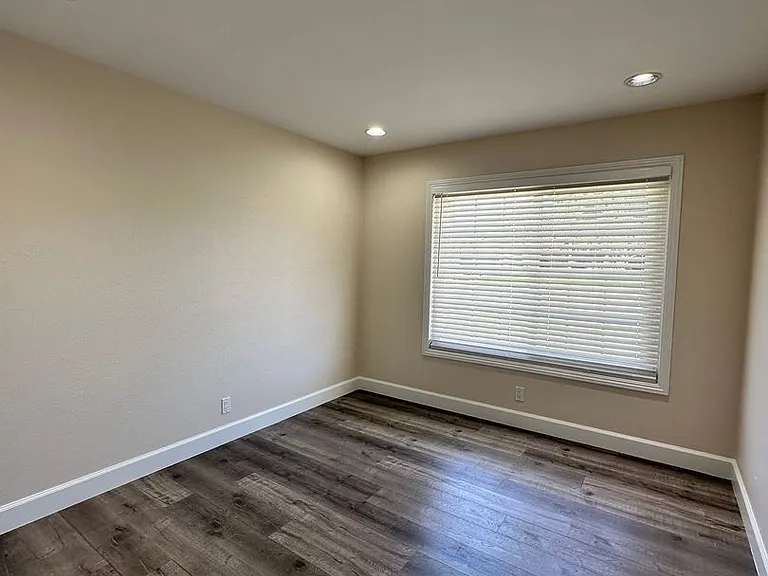 591 Fayette Cir — Photo 9