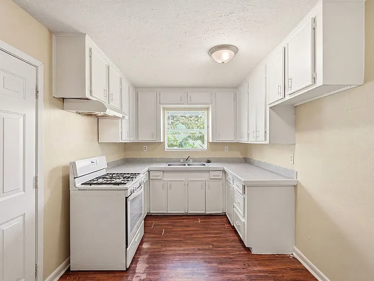 10227 Glenmawr Dr — Photo 26