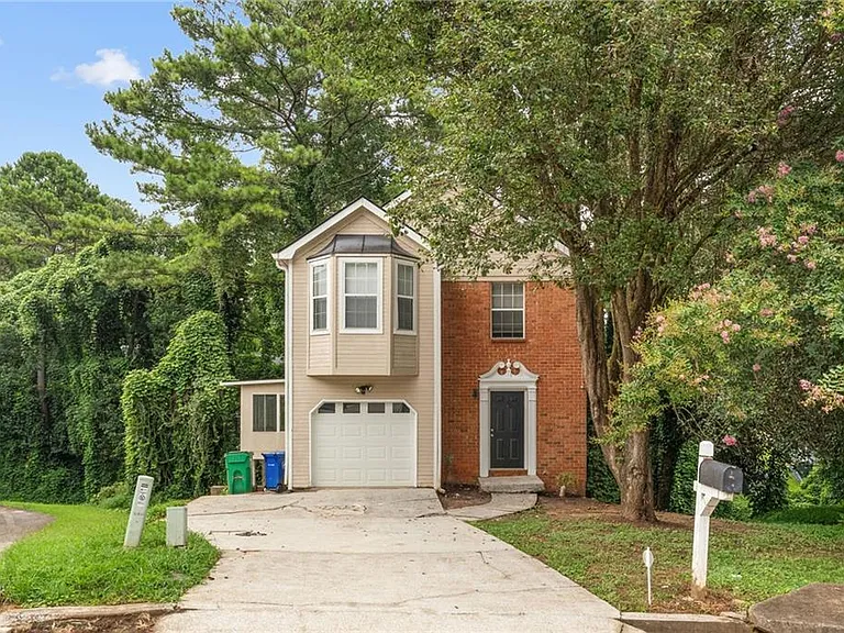 5000 Saxony Ct — Photo 1