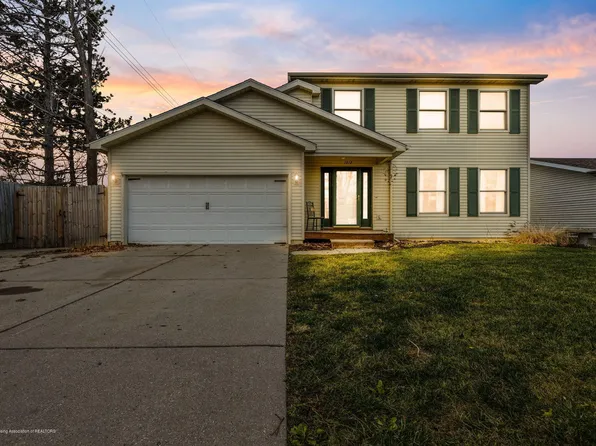 1212 Bennington Dr, Lansing, MI 48917