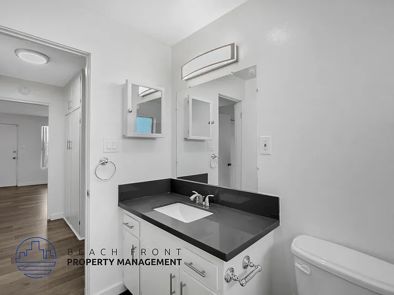 1576 Elm Ave — Photo 15