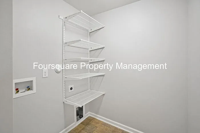 100 Cabot Dr — Photo 30