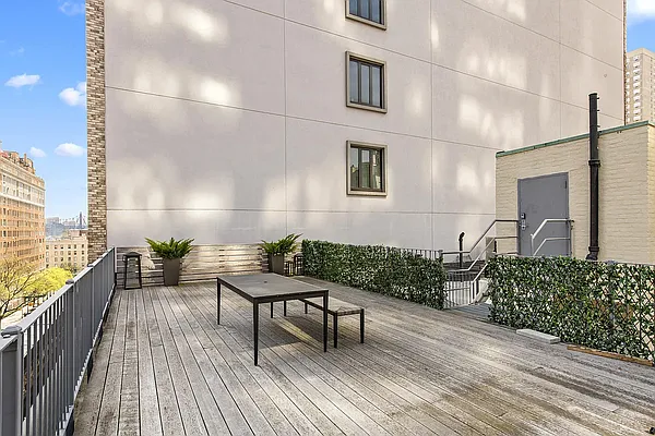 Rented by Compass | media 26