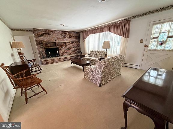 5th image of 312 Mount Alverno Rd