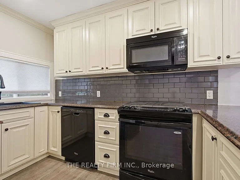 97 Springbank Dr — Photo 19