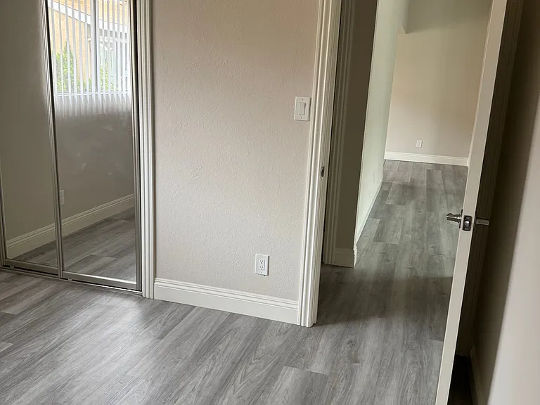831 S Greenwood Ave #16 — Photo 10